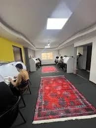 اینجا فقط درس نمیخونی؛